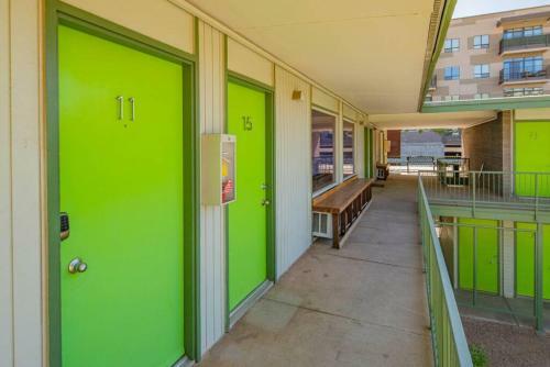 Wanderjaunt -- Classic Downtown Phoenix Apartments