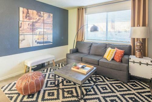 Wanderjaunt -- Mid-century Downtown Phoenix Apartments