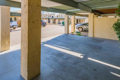 Sleek 2br Townhome | Central Phx By Wanderjaunt