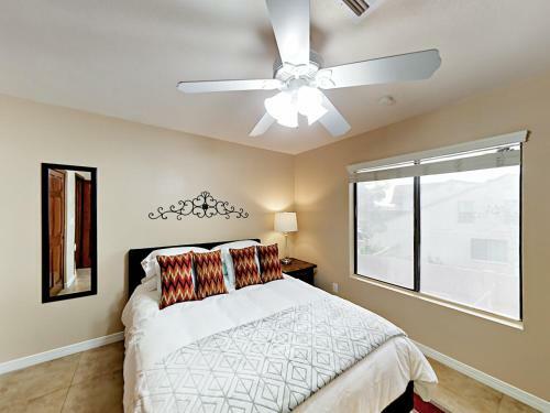 Inviting Central Scottsdale Stunner Home