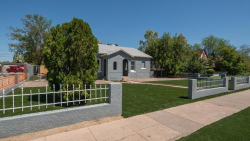 Cozy 2br Home Near Roosevelt Row By Wanderjaunt