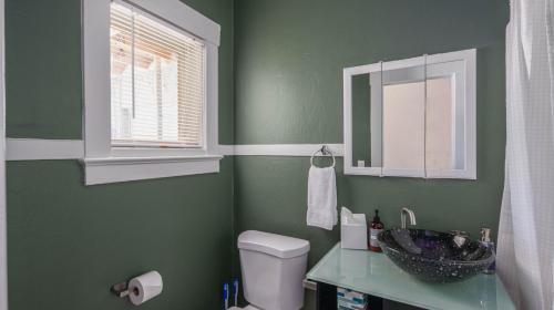 Cozy 2br Home Near Roosevelt Row By Wanderjaunt