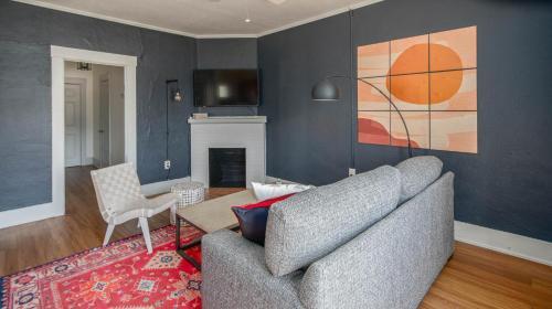 Cozy 2br Home Near Roosevelt Row By Wanderjaunt