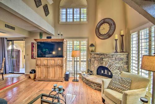 Grand Phx Townhome With Central Location, Pool Access
