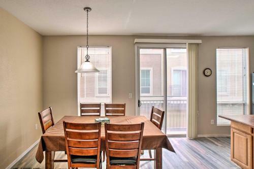 North Phoenix Townhome With Balcony, Pool Access