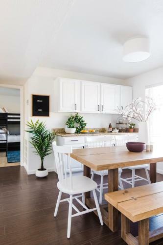 Perfect 4 Bdrm Home With Pool And Game Room!