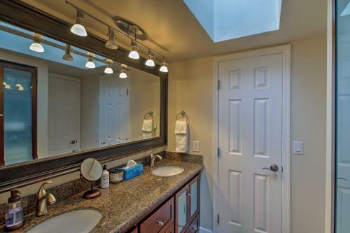 Trendy Phoenix Townhome By South Mountain Trails!