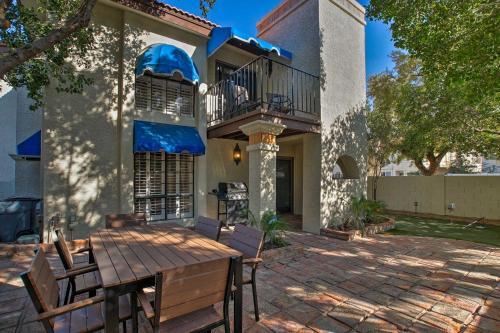 Trendy Phoenix Townhome By South Mountain Trails!