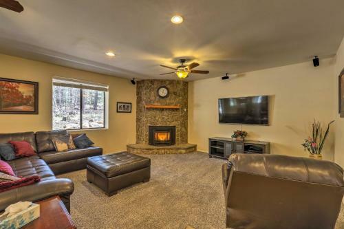 Spacious Pinetop-lakeside Home With Hot Tub On 1 Acre