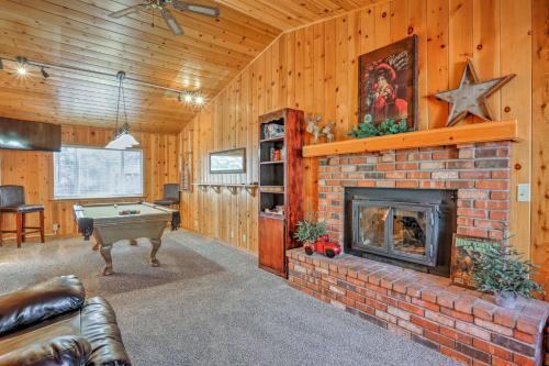 Lakeside Home With Game Room, Yard, Deck And Fireplace!