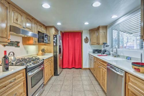 Lakeside Home With Game Room, Yard, Deck And Fireplace!