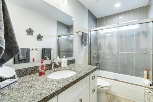 Modern Getaway With Pool About 2 Mi To Kierland Commons!