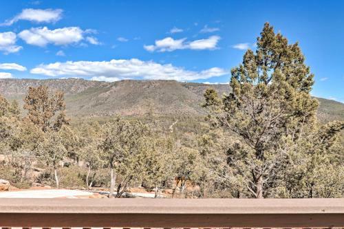 Rugged Rim Country Cabin With Luxury Interior!