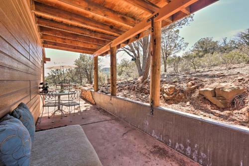 Rugged Rim Country Cabin With Luxury Interior!