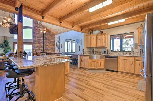 Rugged Rim Country Cabin With Luxury Interior!