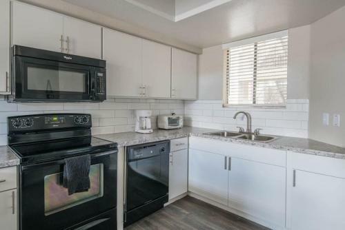 Wanderjaunt - Phoenix Country Club Apartments