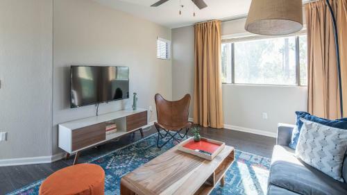 Wanderjaunt - Phoenix Country Club Apartments