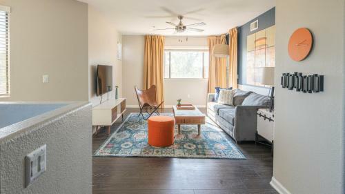 Wanderjaunt - Phoenix Country Club Apartments