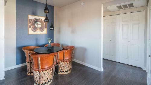 Wanderjaunt - Phoenix Country Club Apartments