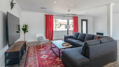 Spacious 4br Near Old Town By Wanderjaunt