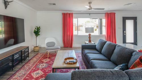 Spacious 4br Near Old Town By Wanderjaunt