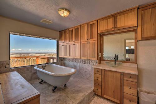 Secluded Mingus Mountain House With Deck, Mtn Views!