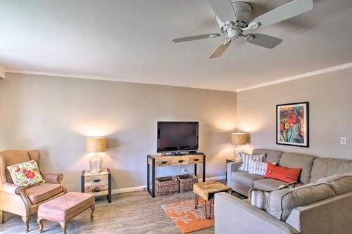 Scottsdale Townhome, Walk To Trolley And Lake!