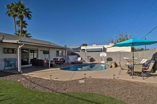 Modern, Central Scottsdale Pad Golf And Relax!