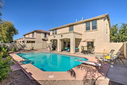 Spacious Desert Oasis With Pool And Game Room!