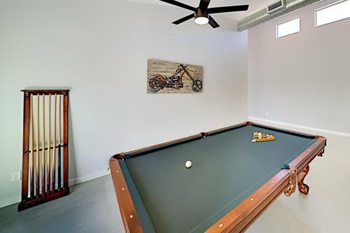 Brand-new Home - Private Pool, Hot Tub, 2 Firepits Home