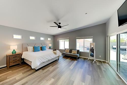 Brand-new Home - Private Pool, Hot Tub, 2 Firepits Home