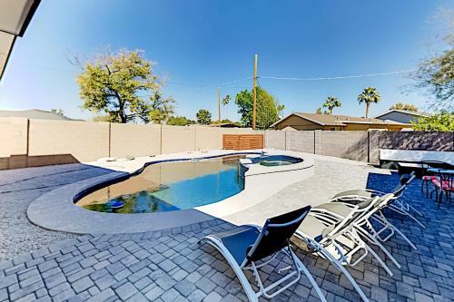 Brand-new Home - Private Pool, Hot Tub, 2 Firepits Home