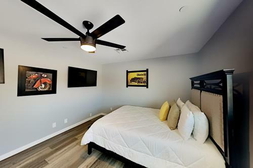 Brand-new Home - Private Pool, Hot Tub, 2 Firepits Home