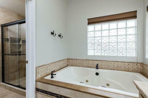 Paradise Retreat 4br By Casago