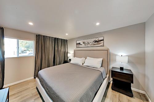 Freshly Updated Old Town Getaway With Pool & Patio Townhouse