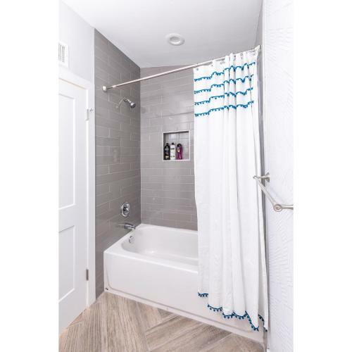Scottsdale - 7532 E Hazelwood St