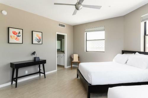 N 75th St #201 - Ivory I