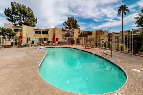 2 Bed 2 Bath Vacation Home In Scottsdale