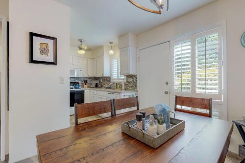 2 Bed 2 Bath Vacation Home In Scottsdale