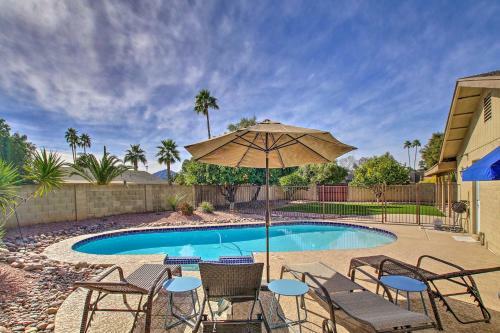 Colorful Home With Grill Less Than 4 Mi To Talking Stick Golf