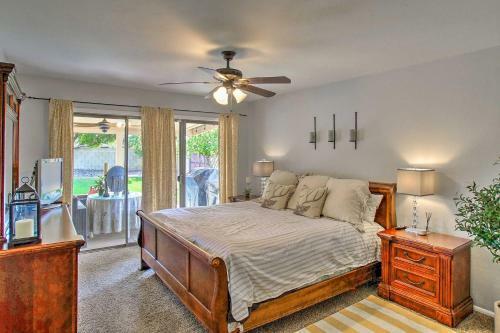 Colorful Home With Grill Less Than 4 Mi To Talking Stick Golf