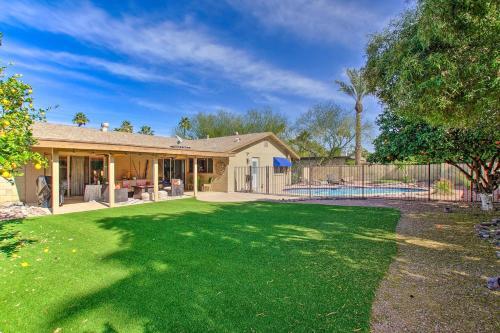Colorful Home With Grill Less Than 4 Mi To Talking Stick Golf