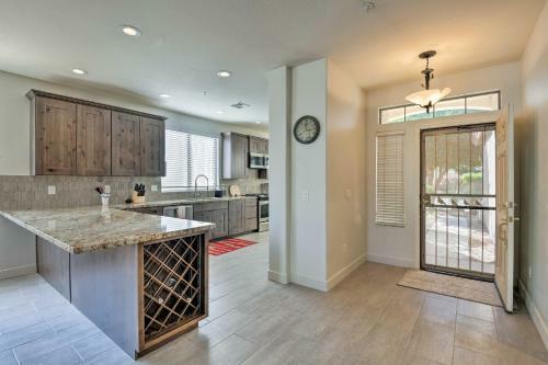 Contemporary House About 6 Miles To Pinnacle Peak Park!
