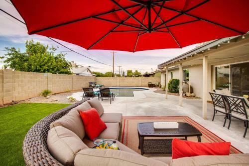 Amazing Modern Remodel Near Old Town With Heated Pool