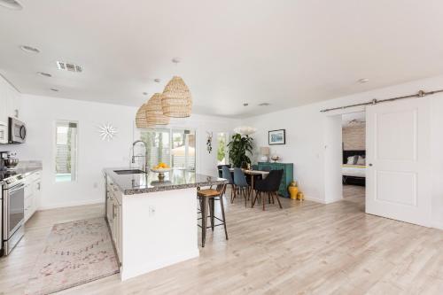 Scottsdale - 8738 E Rose Lane