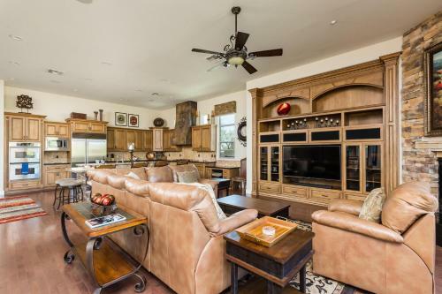 Scottsdale - 8334 E Nightingale Star Dr