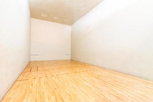 La Contessa Condo