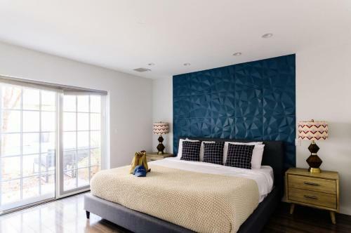 Onyx - Stylish Modern Home W Pool & Modern Design