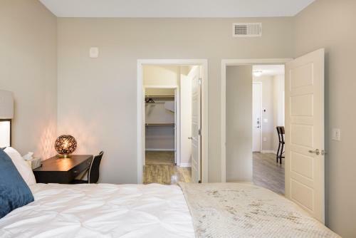 Apartamento Tpc And Kierland Commons 2 Miles-overlooking Luxury Pool-with Parking
