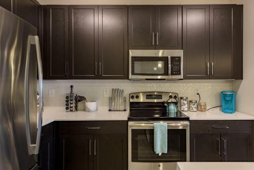 Apartamento Tpc And Kierland Commons 2 Miles-overlooking Luxury Pool-with Parking